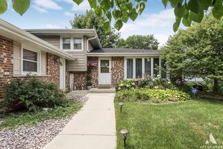 10248 S 82nd Ave, Palos Hills, IL 60465