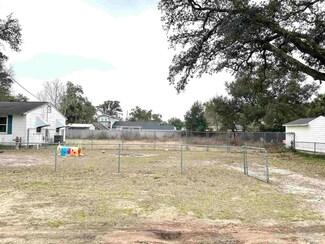 205 Milton Rd, Pensacola, FL 32507