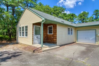 10D Maplewood Dr, Whiting, NJ 08759