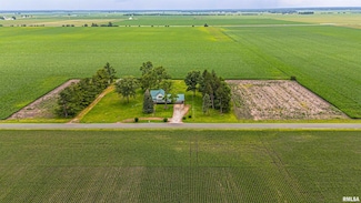 9320 Dawson Ln, Riverton, IL 62561