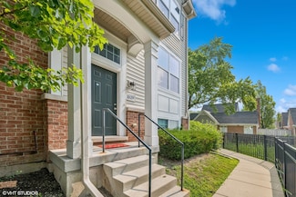 1529 E Arbor Ln, Arlington Heights, IL 60004