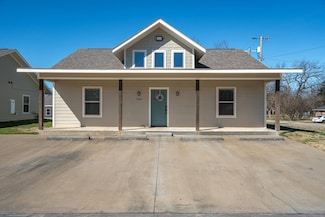 703 Maple St, Commerce, TX 75428