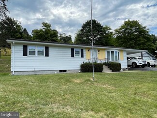 290 N Laurel Ave, Berkeley Springs, WV 25411