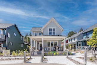441 E Compass St, Pacific Beach, WA 98571