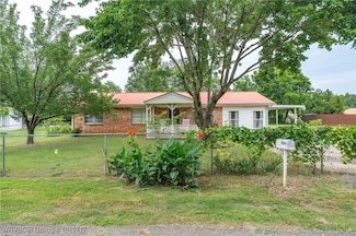 406 Hamilton St, Poteau, OK 74953