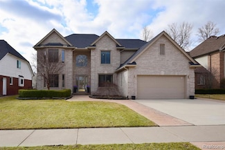 18516 Ranier Dr, Macomb, MI 48042