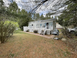 421 Campstead Cir, Blakeslee, PA 18610