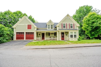 24 High St, Livermore Falls, ME 04254