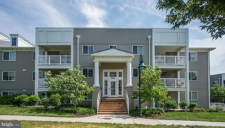 4081 S Four Mile Run Dr Unit 303, Arlington, VA 22204