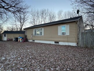 3816 Lawnwoods Dr, Des Moines, IA 50310