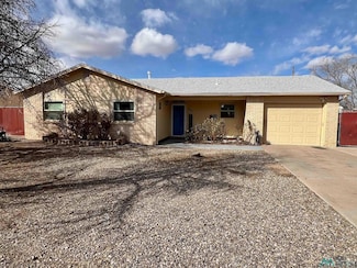405 Twin Diamond Rd, Roswell, NM 88201