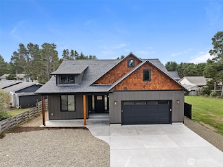 1306 195th St, Long Beach, WA 98631