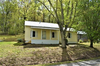 111 Horse Creek Park Rd, Chuckey, TN 37641