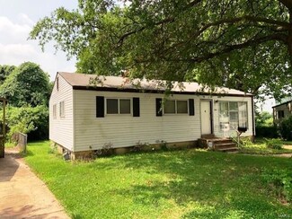 9030 Marcella Ave, Saint Louis, MO 63121