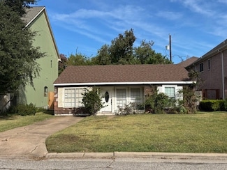 4432 Dorothy St, Bellaire, TX 77401