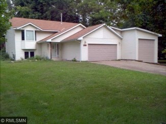 8804 Green Haven Dr, Brooklyn Park, MN 55445