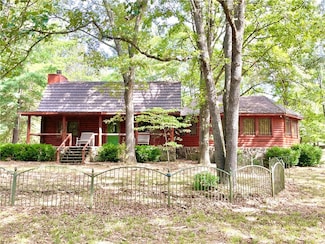 867 Mill Pond Rd, Cedarville, AR 72932