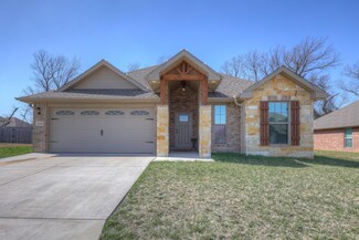 1104 Lakeview Dr, Webb City, MO 64870