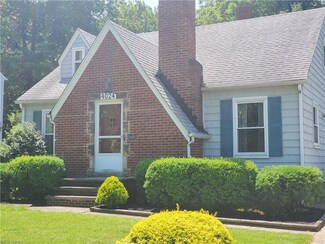 4024 Buxton Rd, Cleveland, OH 44121