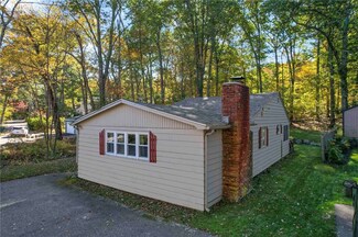 301 Richardson Rd, Coventry, RI 02816