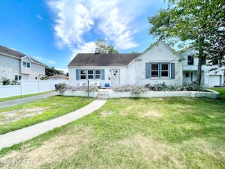 254 Lawrence Ave, Oakhurst, NJ 07755