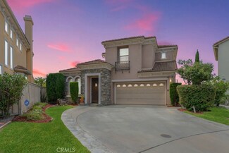 2125 Bay View Dr, Signal Hill, CA 90755