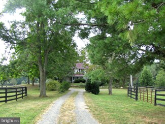 10547 Cliff Mills Rd, Marshall, VA 20115