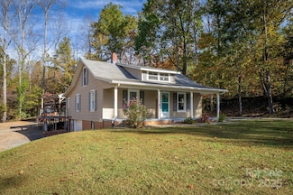 110 Topaz Ave, Morganton, NC 28655