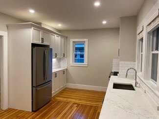 26 Playstead Rd Unit 2, Newton, MA 02458