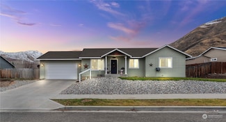 2072 Lasso Dr, Wenatchee, WA 98801