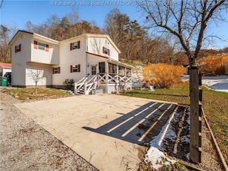 612 Rocky Step Rd, Scott Depot, WV 25560