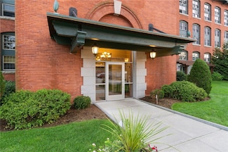 1 Tupperware Dr Unit 226, North Smithfield, RI 02896