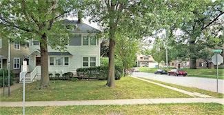 730 E College St, Iowa City, IA 52240