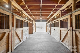 447 Willow Pond Ln, Hiddenite, NC 28636