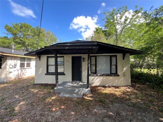2107 Hollywood Ave, Eustis, FL 32726