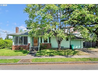 5205 SE Gladstone St, Portland, OR 97206