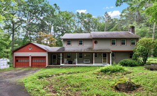 79 Ledgewood Dr, North Branford, CT 06471