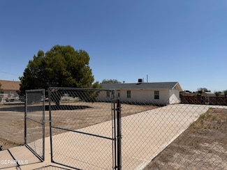 11711 Flor Del Rio St, Socorro, TX 79927