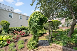 38 Spring St Unit 2R, Somerville, MA 02143