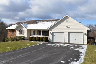 10 Stone Wall Cir, Mountain Top, PA 18707
