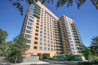 2001 15th St N Unit 319, Arlington, VA 22201