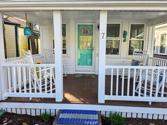 7 Pleasant Ave, Wareham, MA 02558