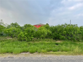 98 W Shady Oak Ln, Rockport, TX 78382