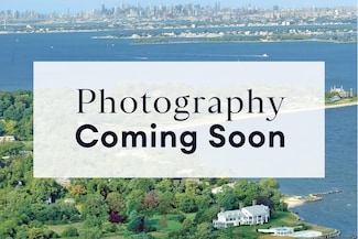 702 Stewart Ave, Bethpage, NY 11714
