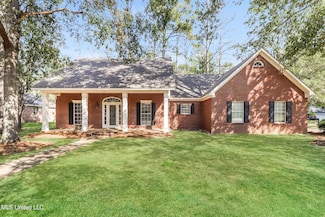 326 Autumn Crest Dr, Ridgeland, MS 39157