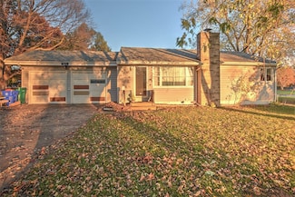 3826 N Constant View Dr, Decatur, IL 62526