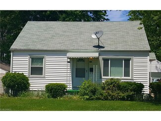 945 Fess Ave, Akron, OH 44307