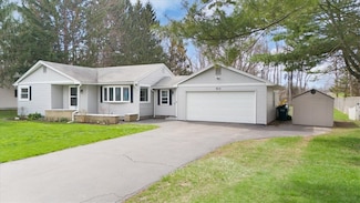 915 Gravel Rd, Webster, NY 14580