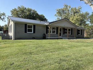 410 Crossfield Dr, Tullahoma, TN 37388