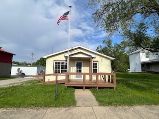 117 N Vermilion St, Potomac, IL 61865